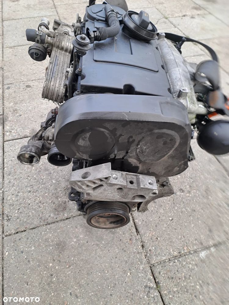 Volkswagen Passat B6 2.0 TDi 16V 140KM silnik kod BKP - 3