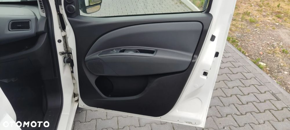 Fiat DOBLO - 21