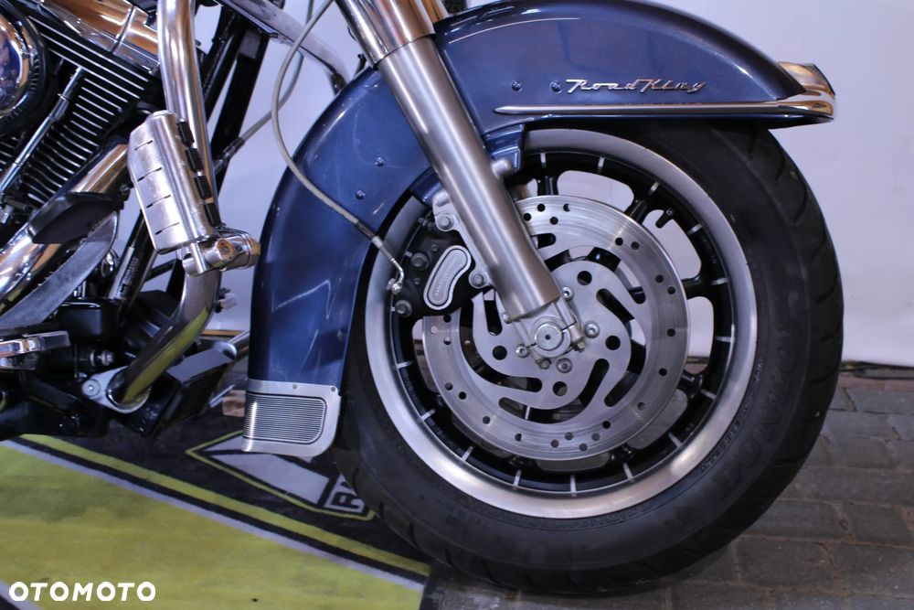 Harley-Davidson Touring Road King - 11