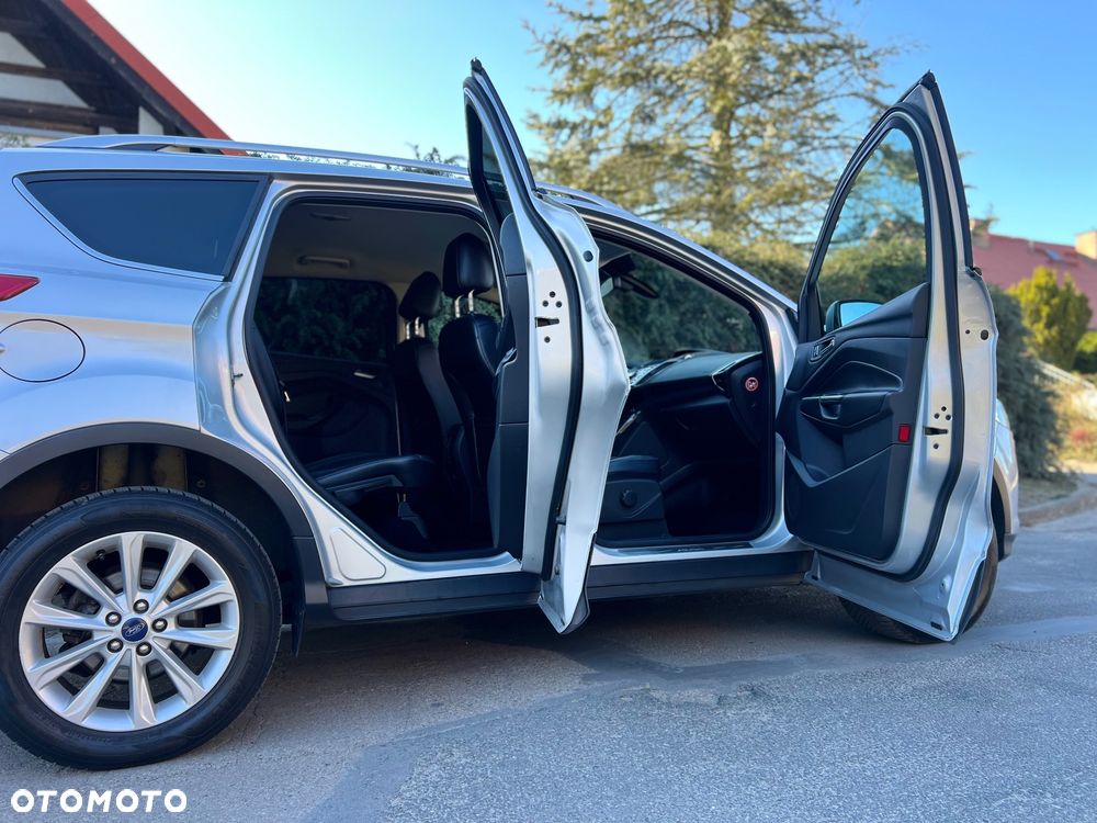 Ford Kuga 2.0 TDCi 2x4 Titanium - 22