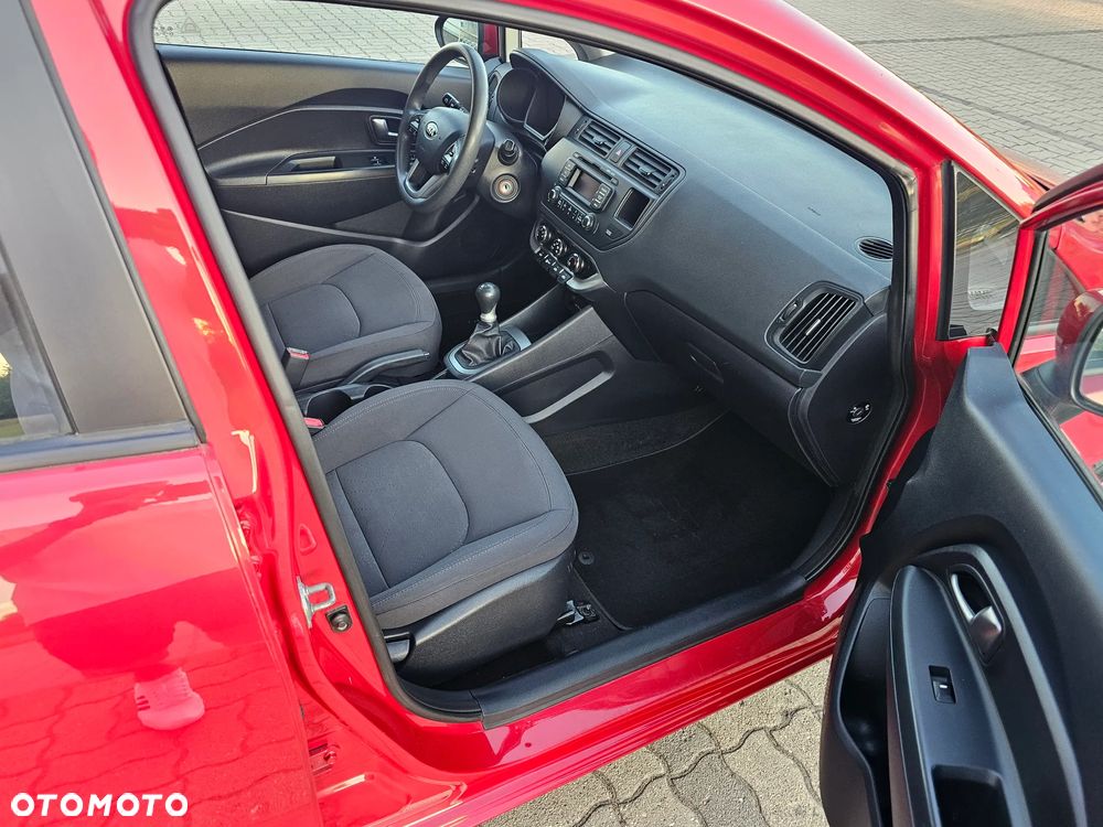 Kia Rio - 11
