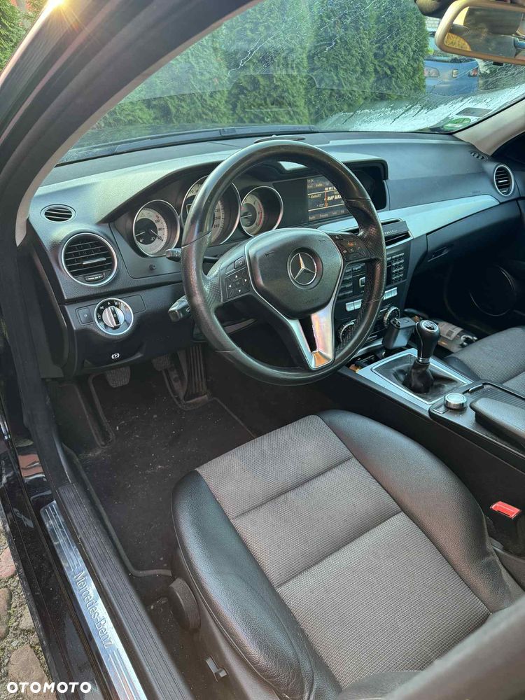 Mercedes-Benz Klasa C 200 CDI DPF (BlueEFFICIENCY) Avantgarde - 6