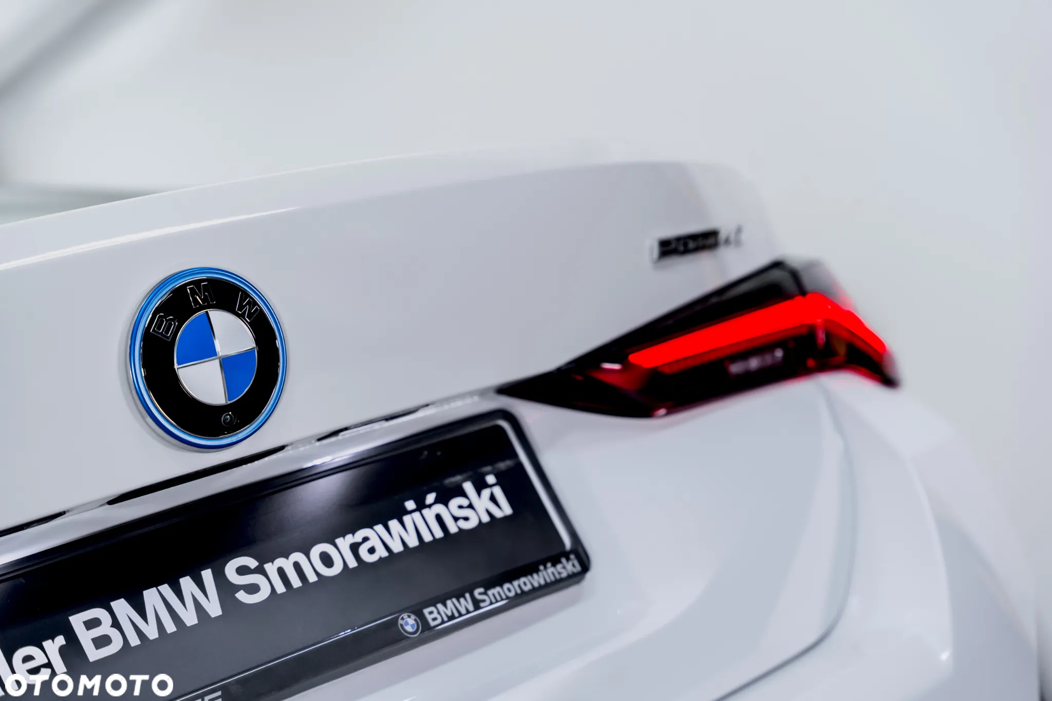 BMW i4 - 15