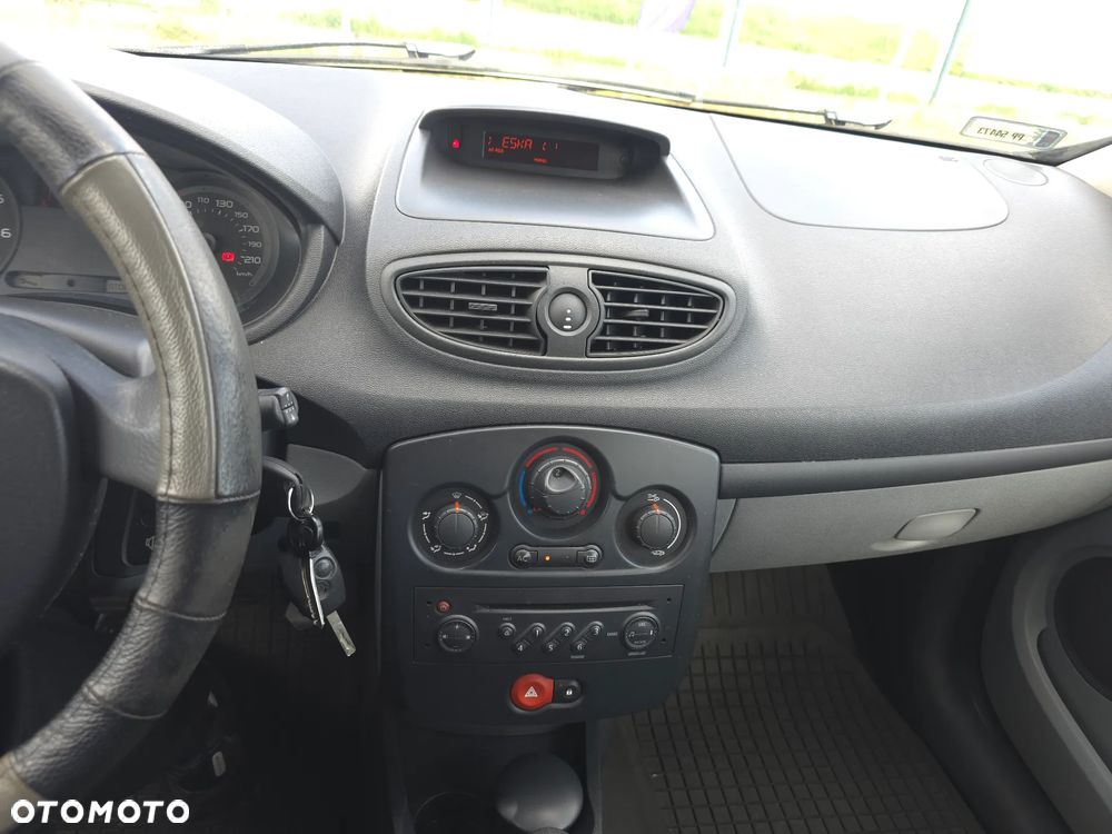 Renault Clio 1.4 16V Expression - 24