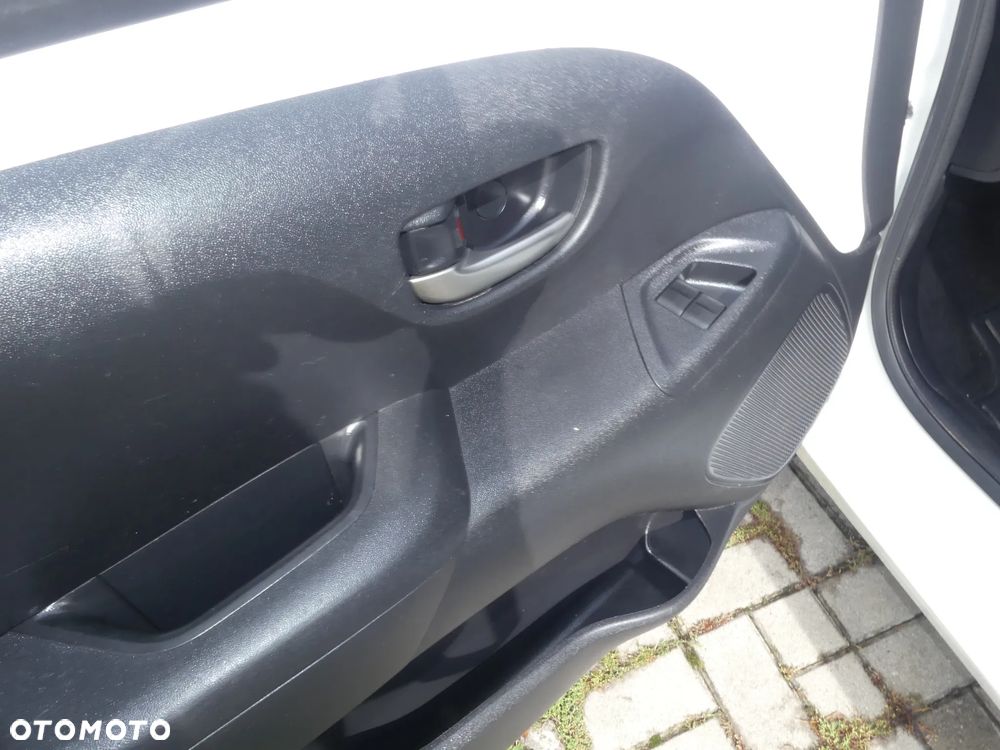 Toyota Aygo x-play - 26