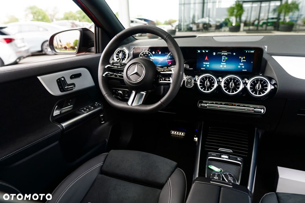 Mercedes-Benz GLA - 18