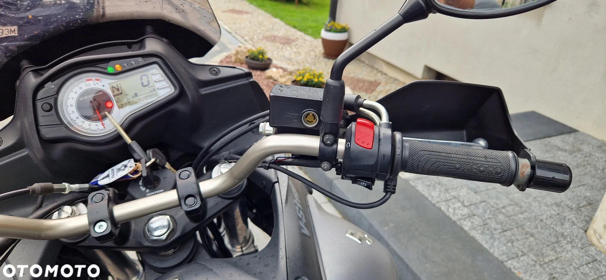 Suzuki V-STROM - 12