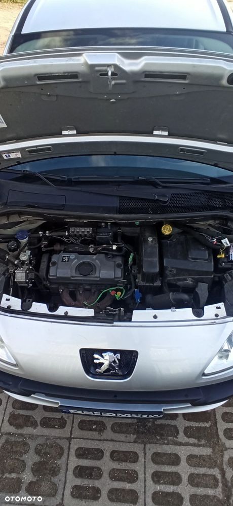 Peugeot 1007 1.4 Happy - 11