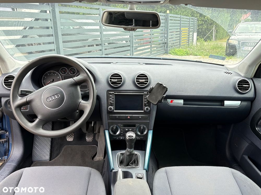 Audi A3 3-drzwiowe 1.6 FSI Ambiente - 8