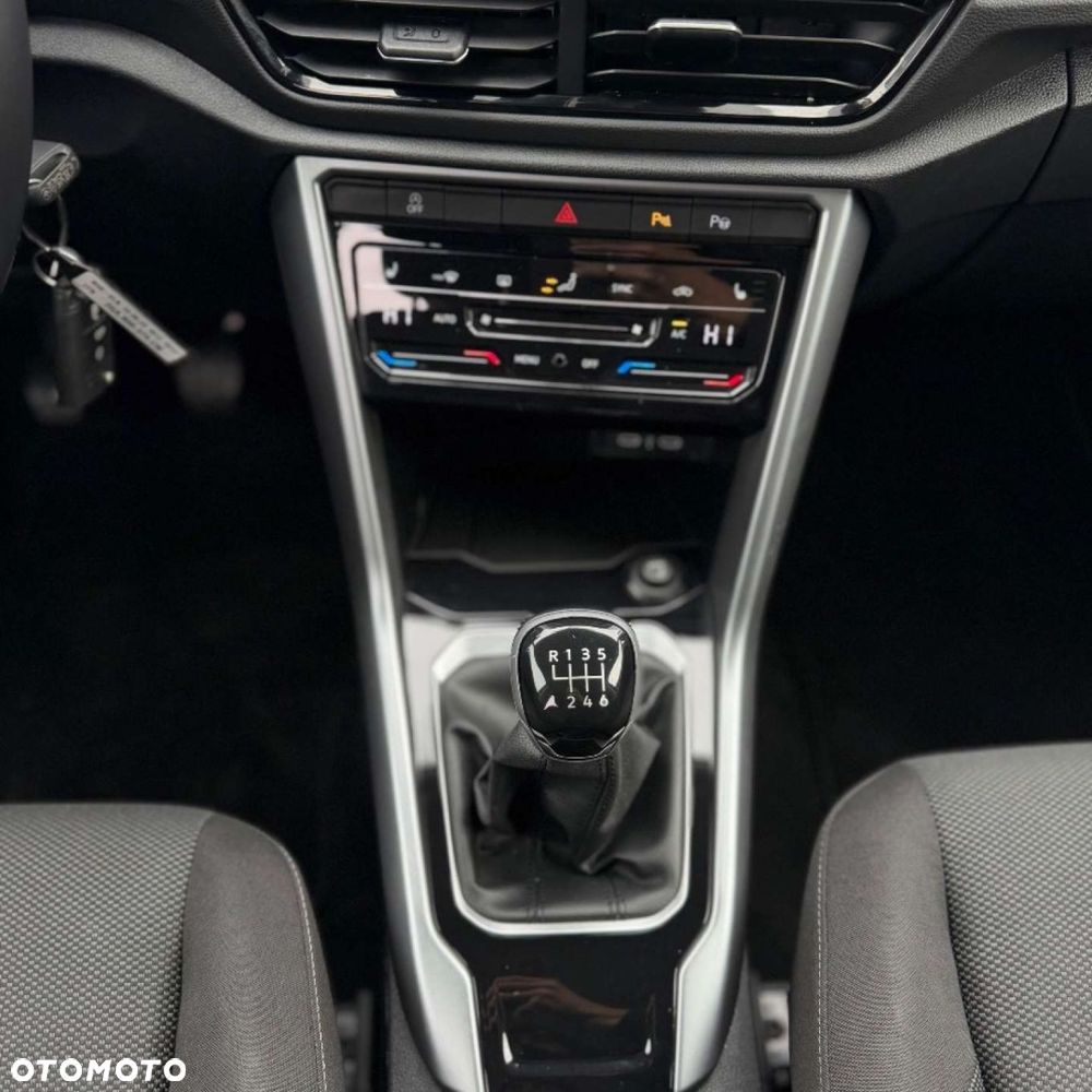 Volkswagen T-Roc - 27