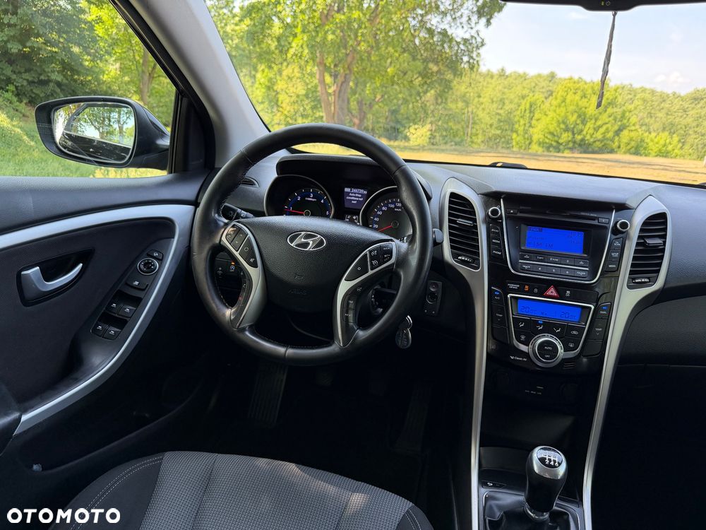 Hyundai i30 blue Kombi 1.6 CRDi Style - 19