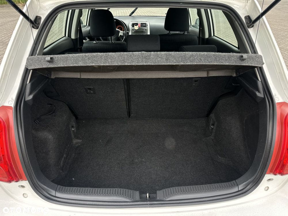 Toyota Auris 1.6 VVT-i Sol - 16