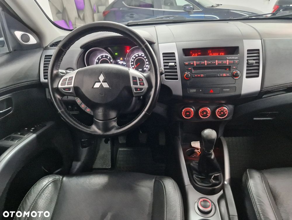 Mitsubishi Outlander - 5