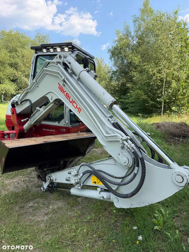 Takeuchi TB 260 Japońska Koparka Gąsienicowa 6 ton. Szybka maszyna i potężna moc. jak Nowa z Salonu 2020 rok. Niski Przebieg-2800mtg. KLIMATYZACJA. Nagłośnienie. Łyżka skarpowa oraz kopiąca. Szybko-złącze hydrauliczne. Yanmar silnik 4 cylindry! Maszyna z Norwegii. ani deka luzów i wycieków! OKAZJA Linia Hydr podwójna. Plus .Długie ramię PLUS. Oświetlenie LED dodatkowe. Zamki na tłokach. Wielka Okazja! Pełne sterowanie z dżojstików!! Aktualna DEKRA! - 26