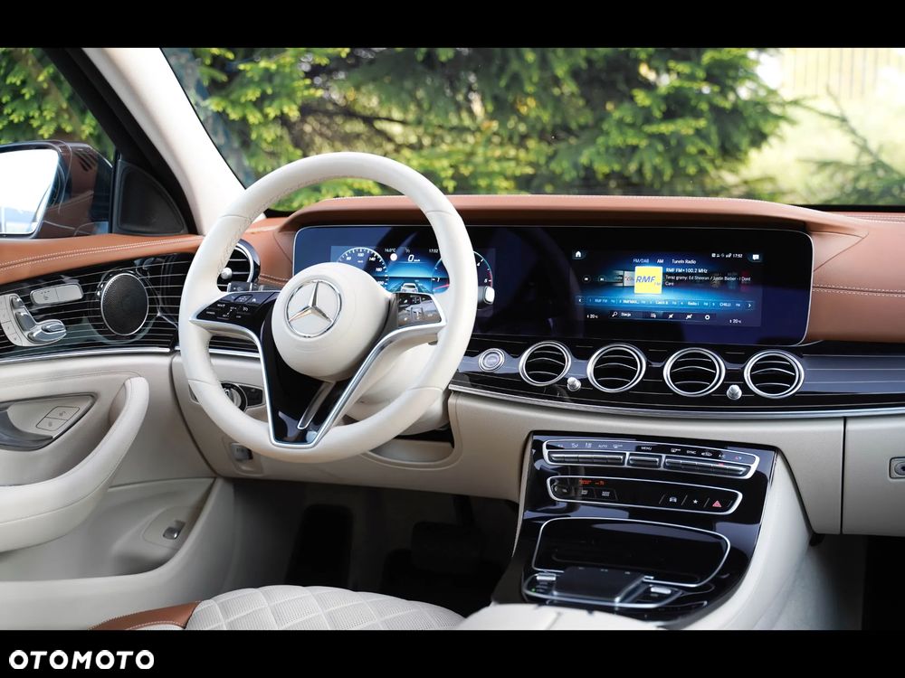 Mercedes-Benz Klasa E 400 d 4-Matic AMG/Avantgarde - 24