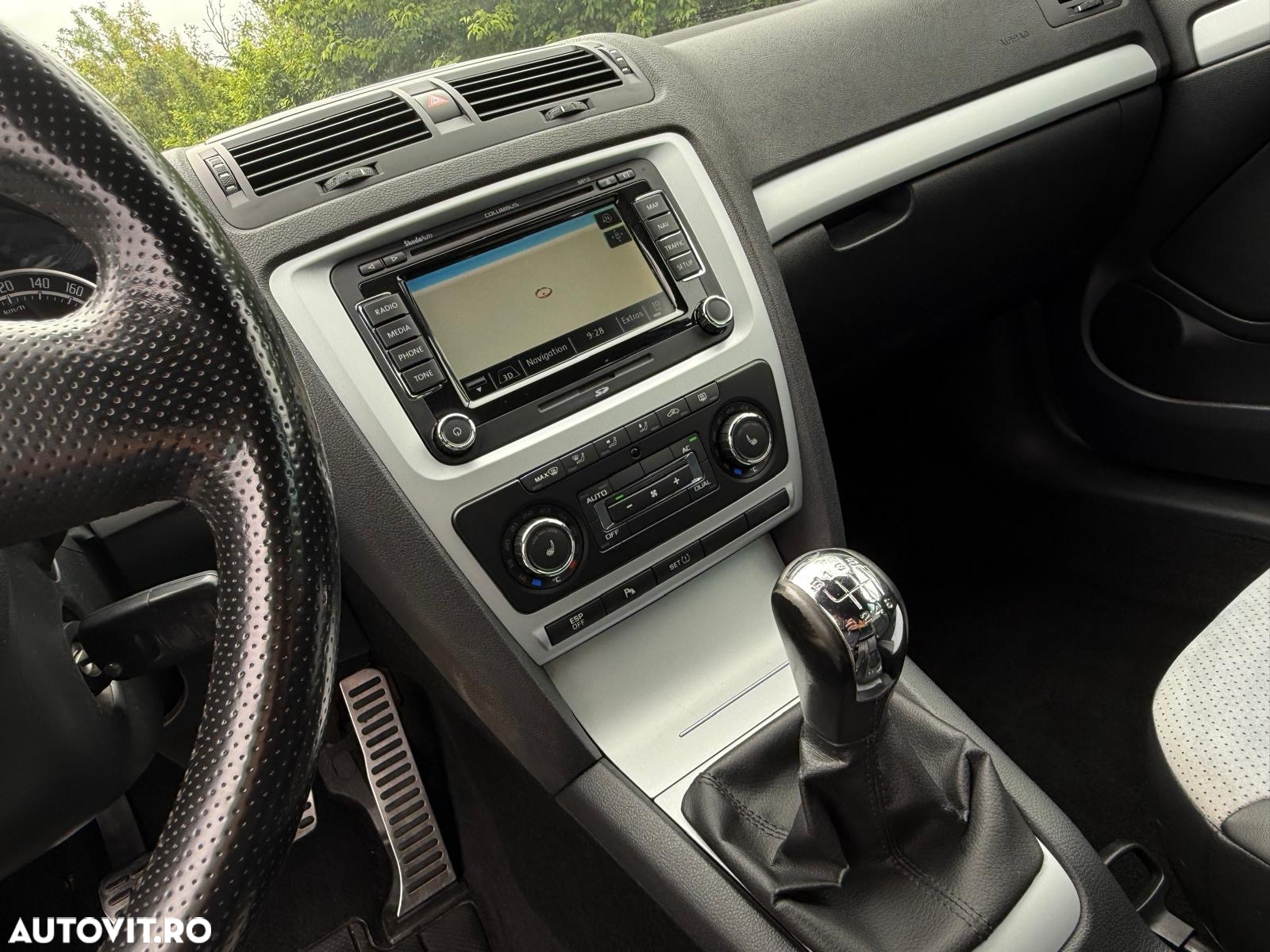 Skoda Octavia 2.0 FSI Turbo RS - 10