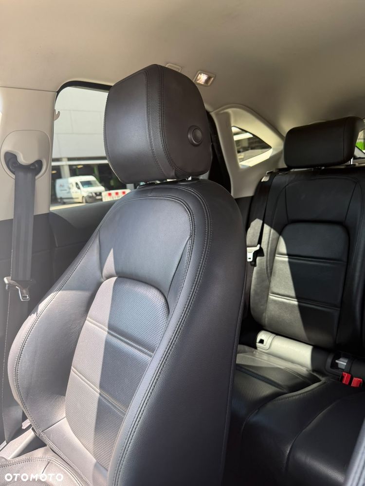 Jaguar E-Pace 2.0 i4P AWD R-Dynamic S - 14