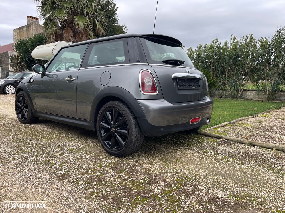 MINI 3 Portas Cooper D - 3