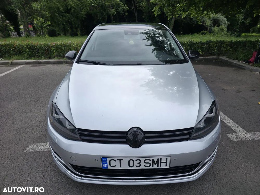 Volkswagen Golf - 1