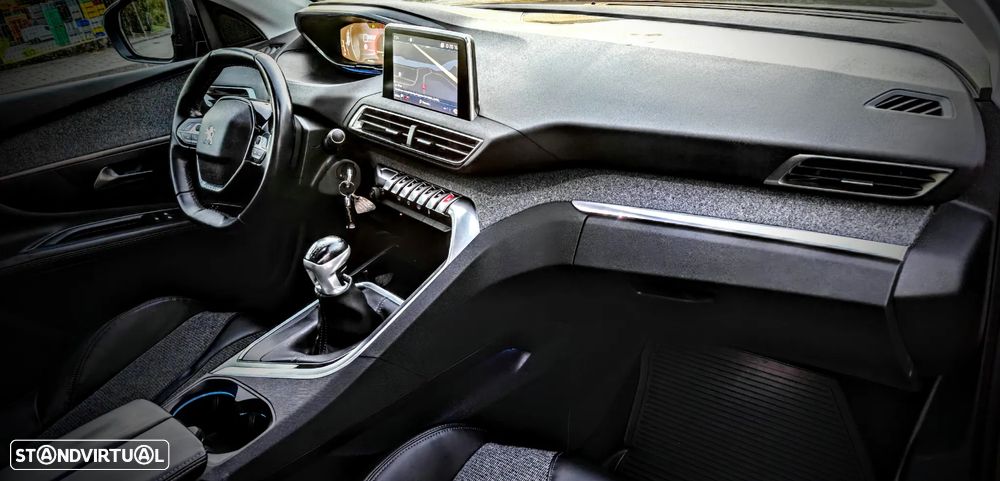 Peugeot 3008 PureTech 130 Stop & Start GPF Allure Pack - 10
