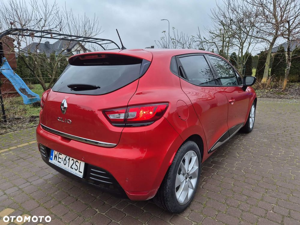 Renault Clio 1.2 16V Limited EU6 - 13