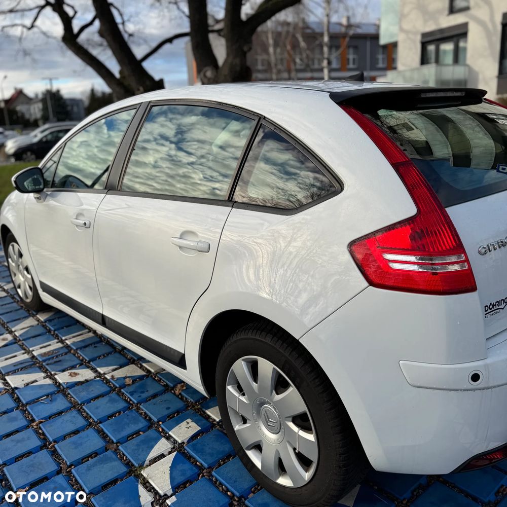 Citroën C4 1.4 16V Equilibre - 10