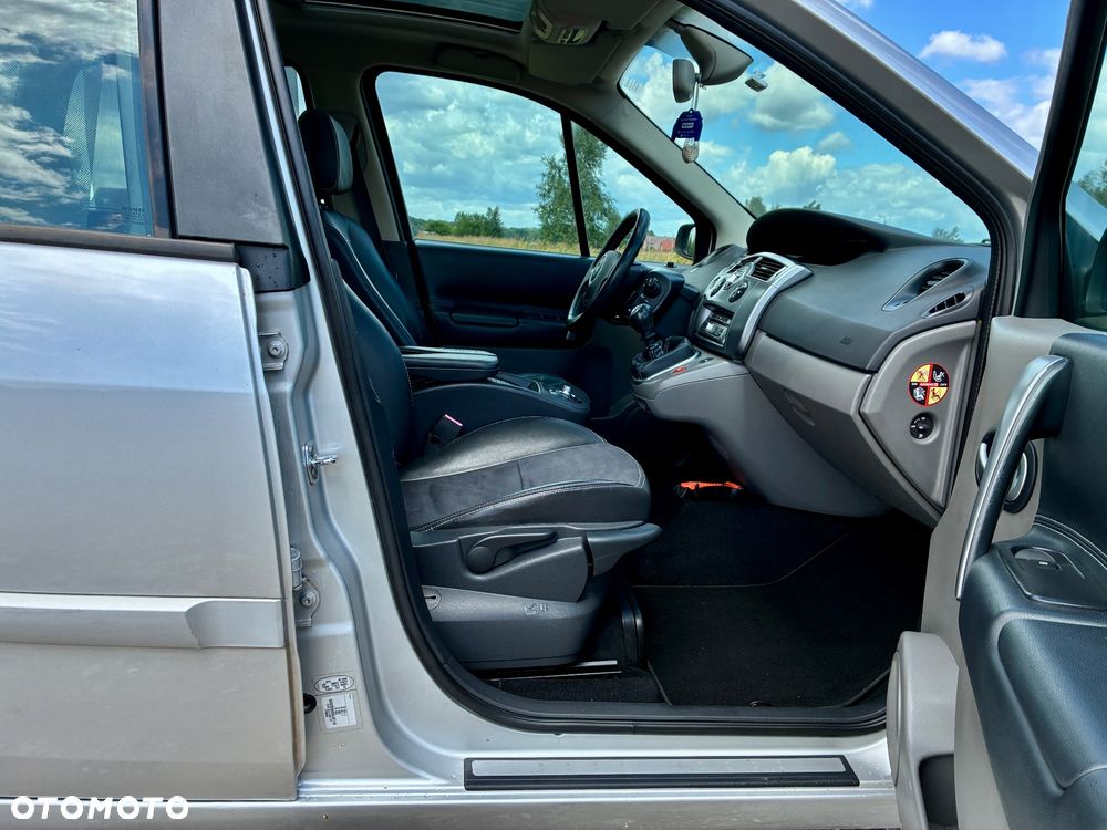 Renault Scenic - 24