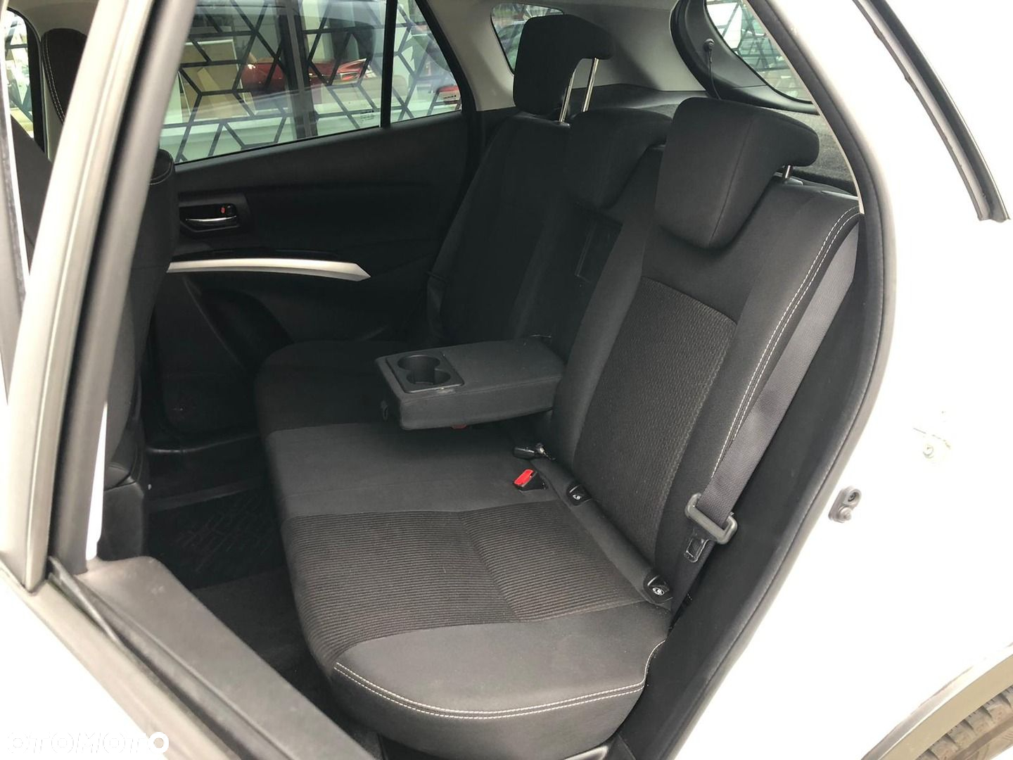 Suzuki SX4 S-Cross 1.0 T Premium - 8