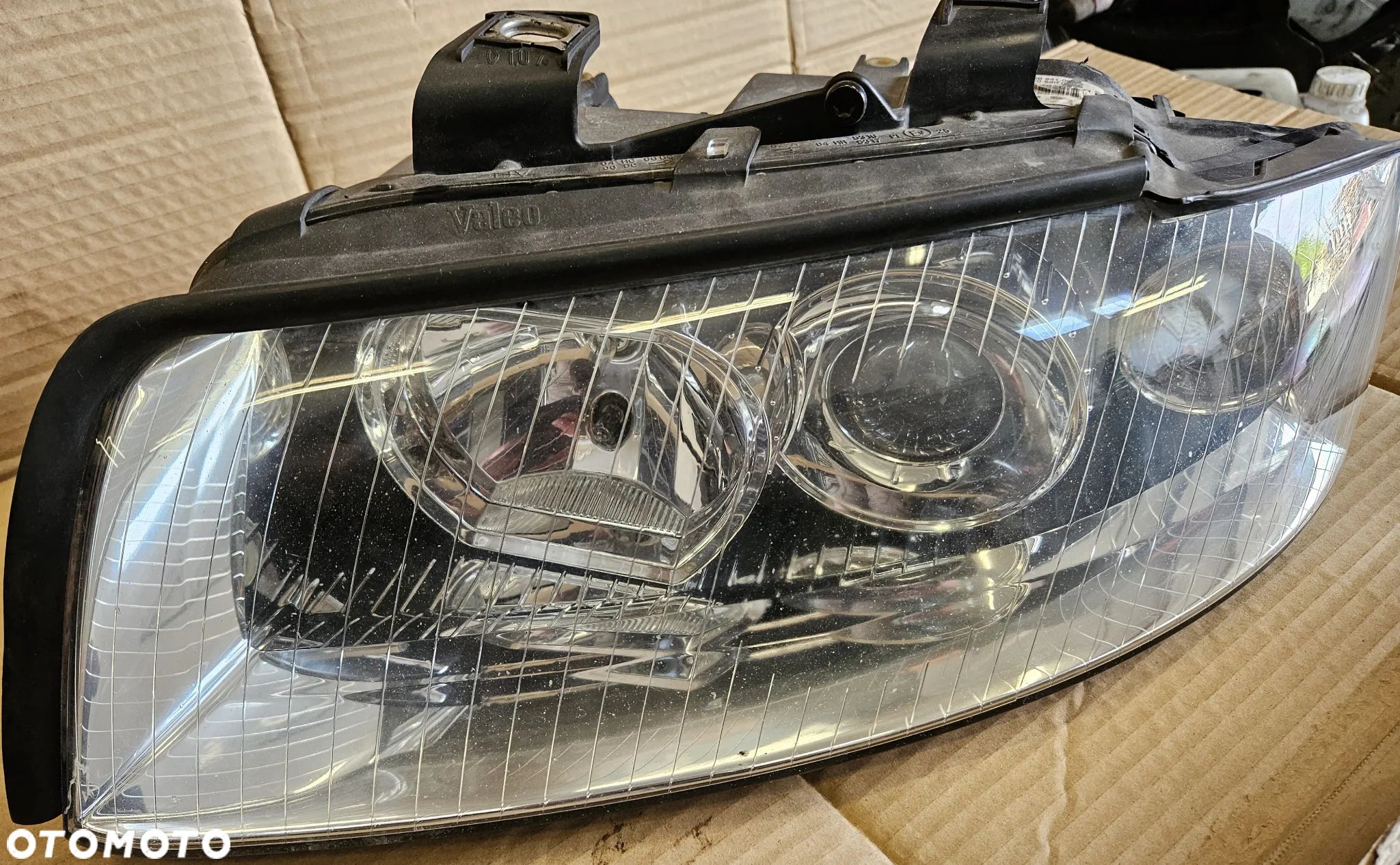 Audi A4 B6 lampa przód przednia lewa Xenon EU 8E0941004S - 1