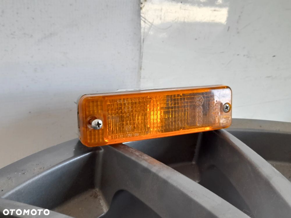 Lampa kierunkowskazu przód Volkswagen Golf 2 171953049F - 2