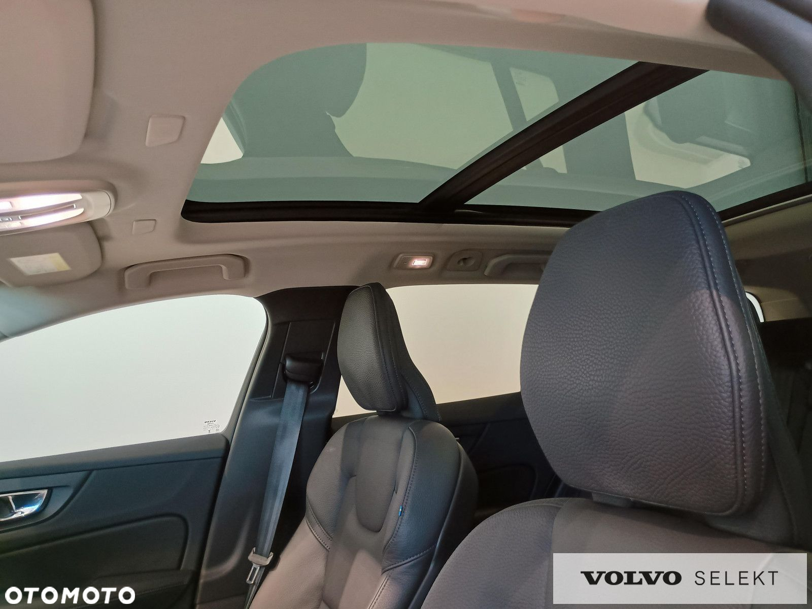 Volvo V60 Cross Country - 27