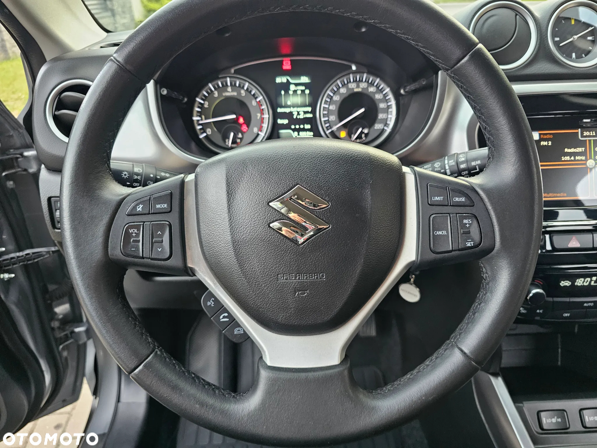 Suzuki Vitara 1.4 Boosterjet Premium 2WD - 17