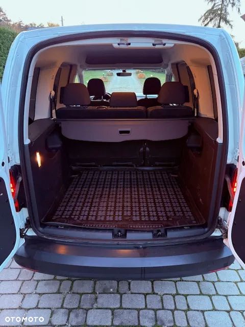 Volkswagen Caddy 2.0 TDI Trendline DSG - 12