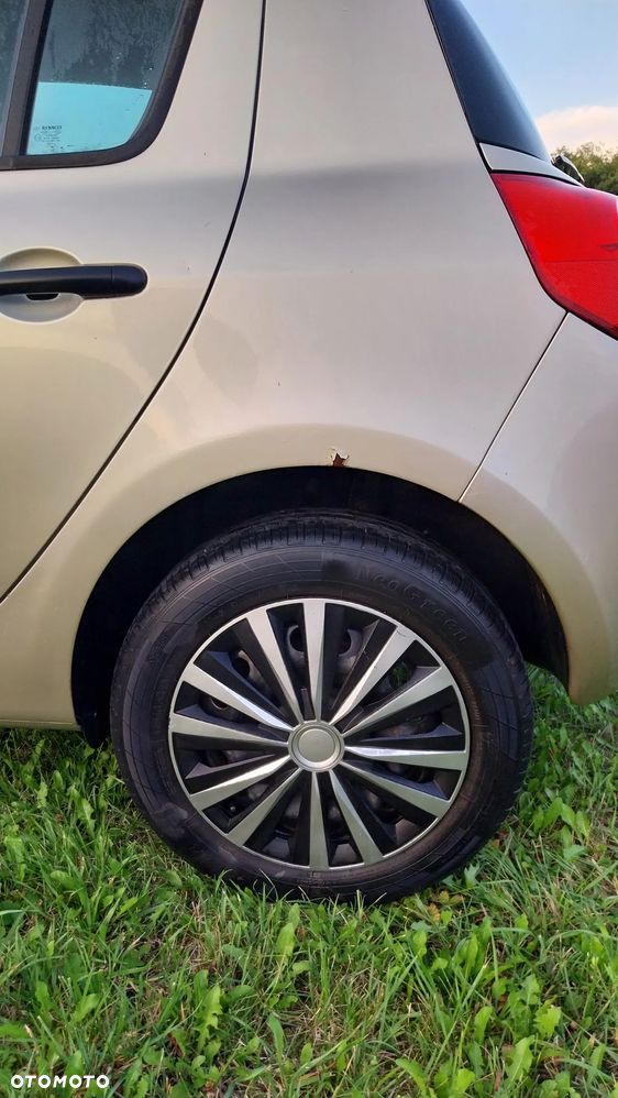 Renault Clio - 12