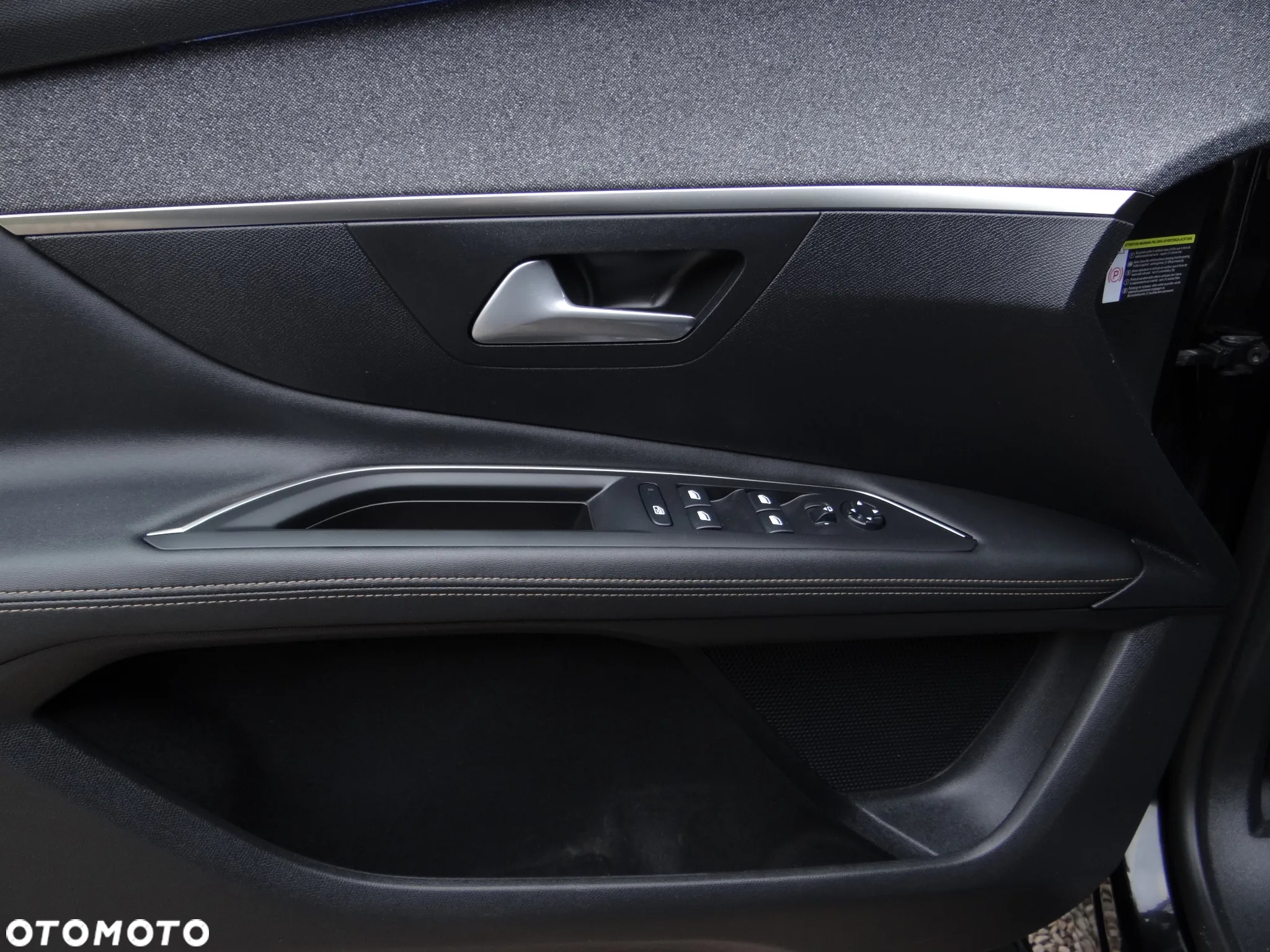 Peugeot 3008 1.6 PureTech GPF GT Line S&S EAT8 - 32