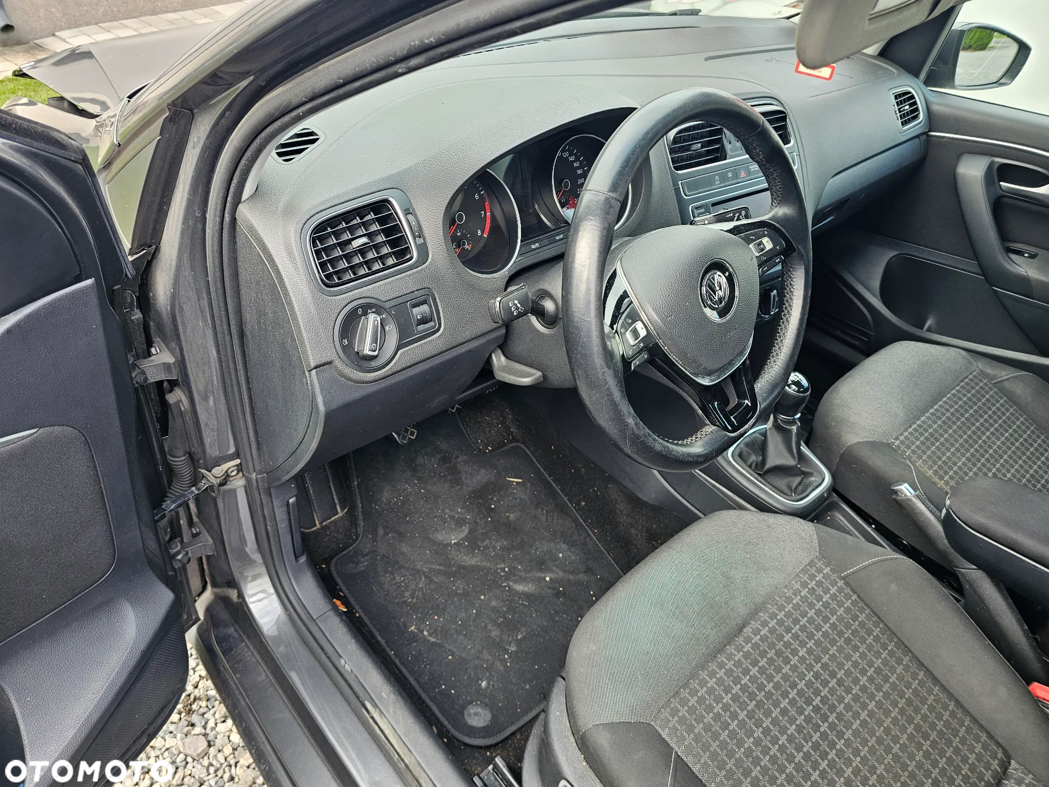 Volkswagen Polo 1.2 TSI Blue Motion Technology Lounge - 11