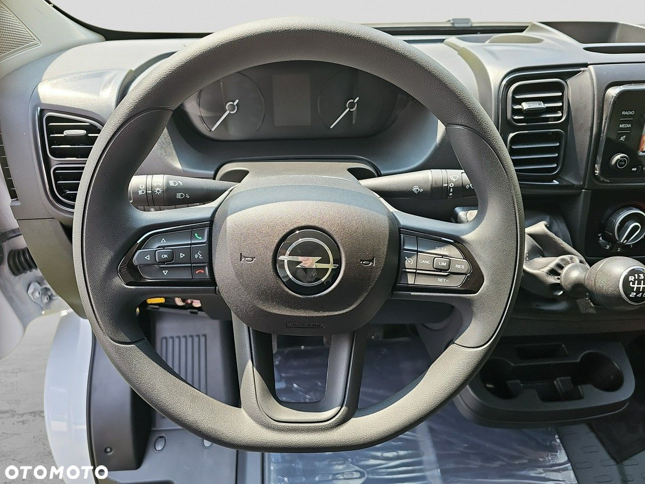 Opel Movano - 11