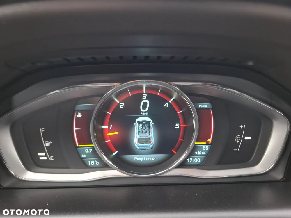 Volvo XC 60 D3 Momentum - 24