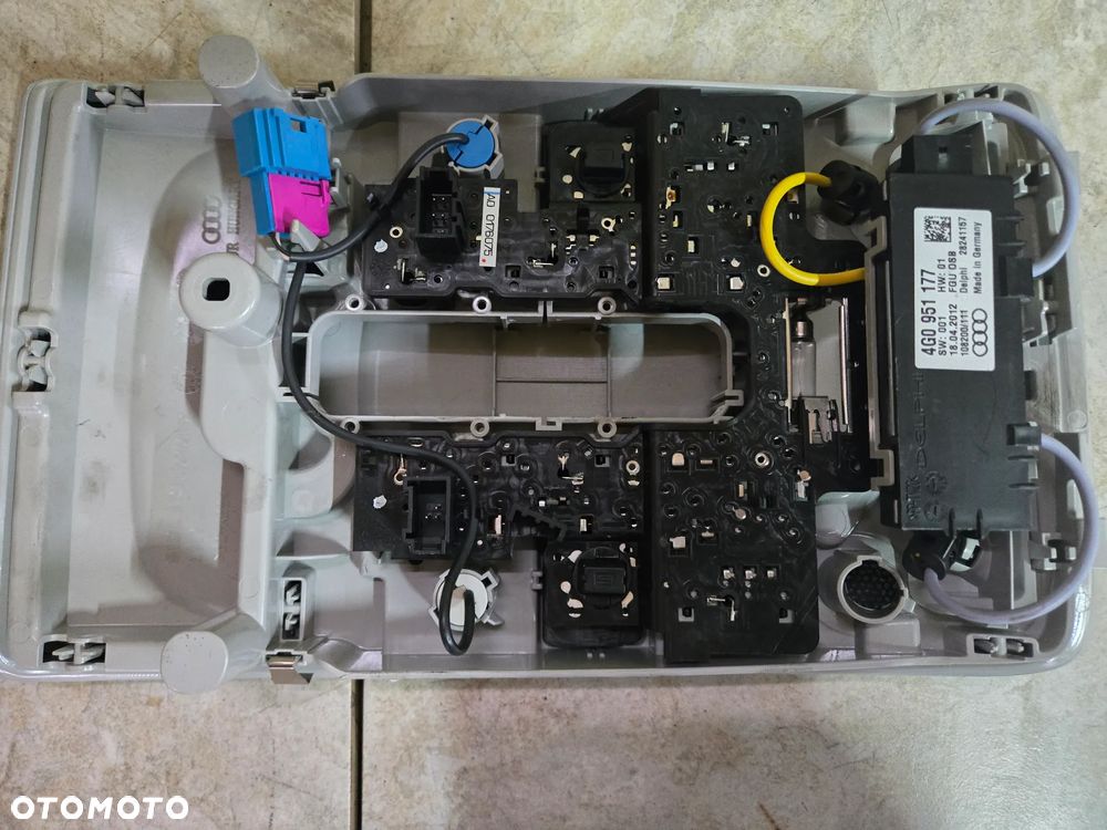 LAMPKA PODSUFITKI AUDI A6 C7 4G0947135 - 3