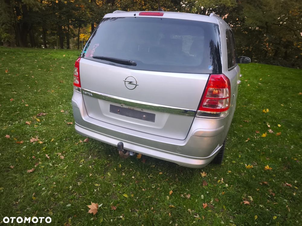Opel Zafira - 16