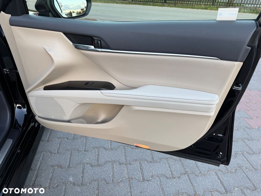 Toyota Camry 2.5 Hybrid Executive CVT - 37
