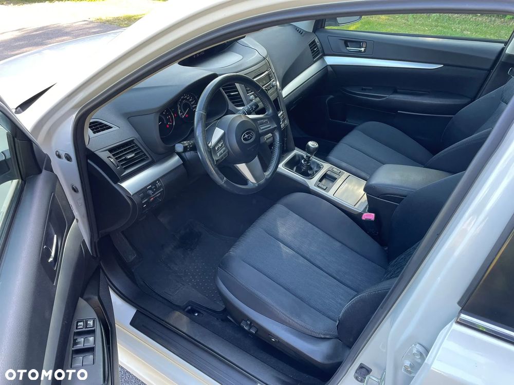 Subaru Legacy - 8