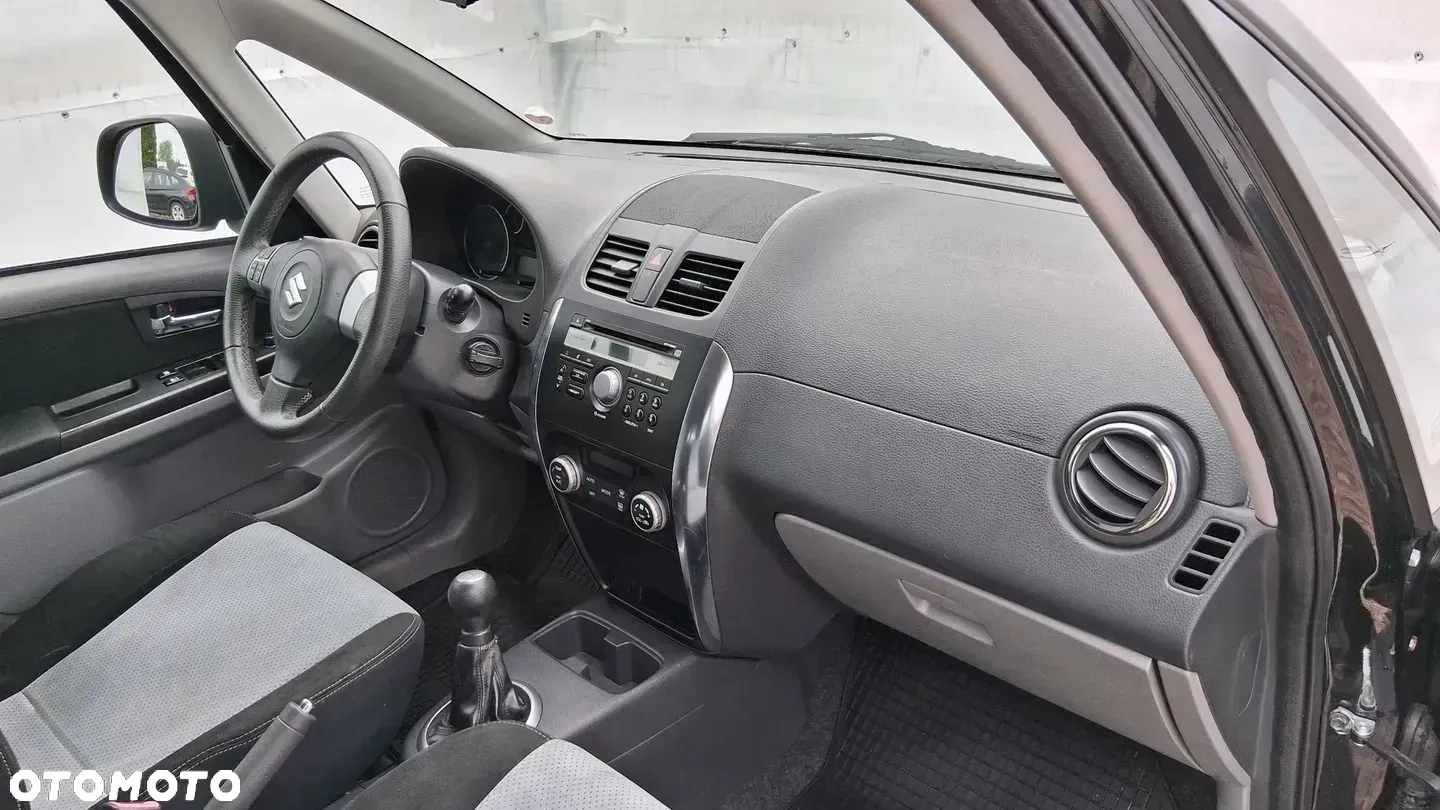 Suzuki SX4 1.6 Comfort Plus - 12