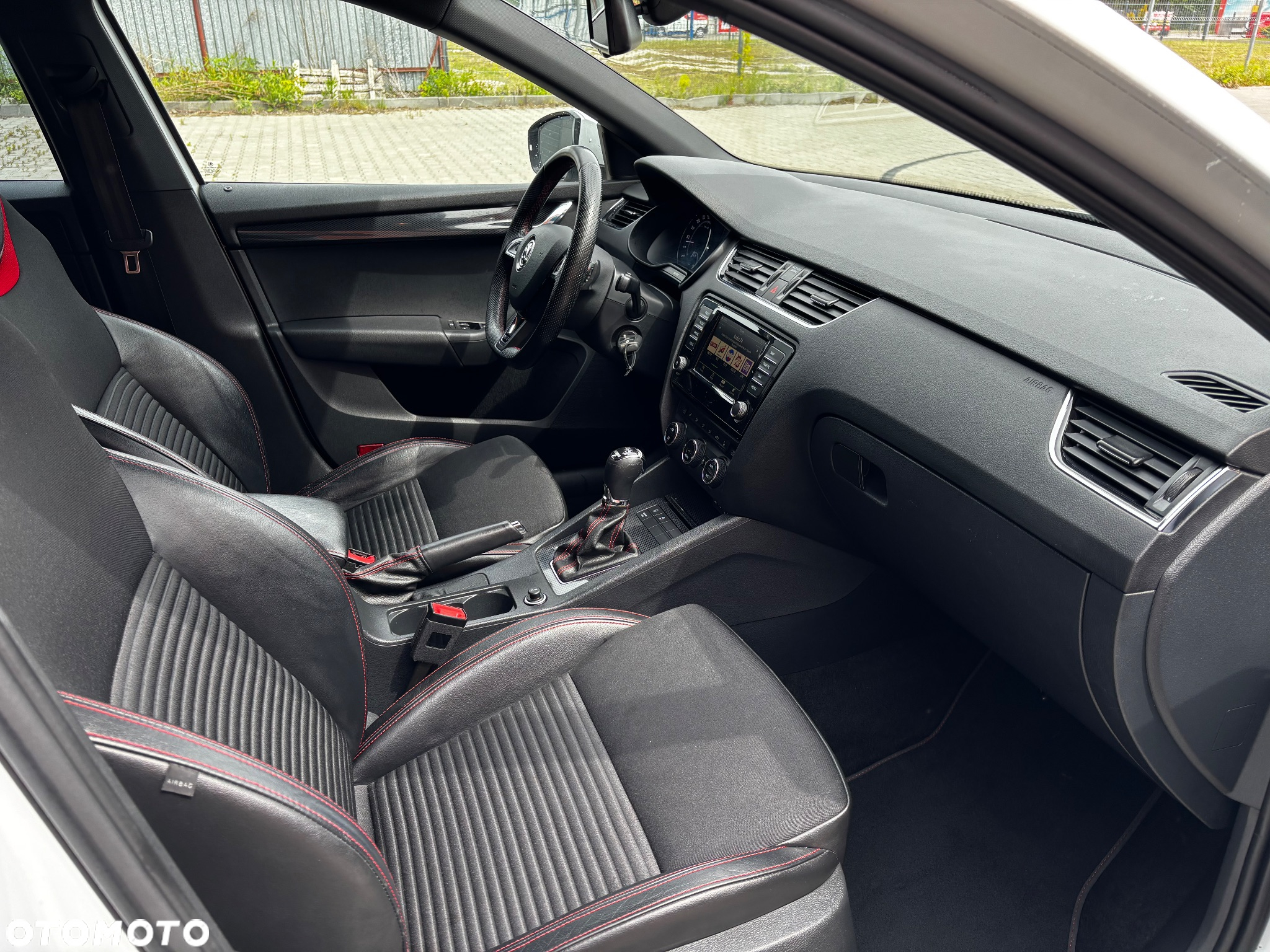 Skoda Octavia 2.0 TDI DSG RS - 27
