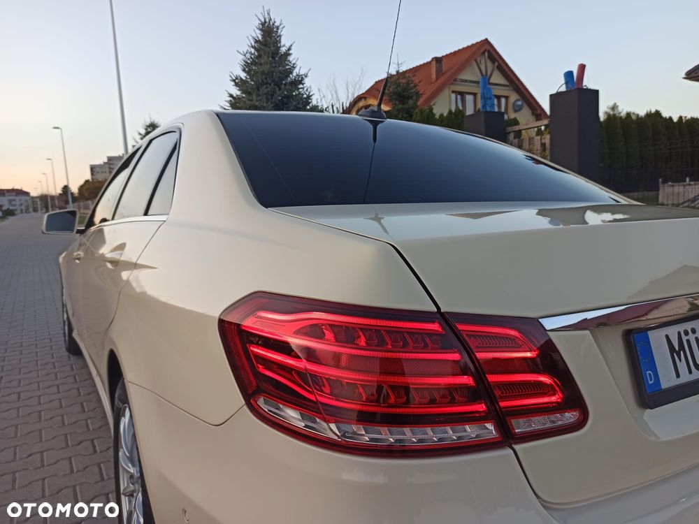 Mercedes-Benz Klasa E 220 BlueTEC 4Matic 7G-TRONIC - 22