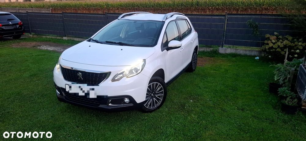 Peugeot 2008 1.2 Pure Tech Style EU6 - 6