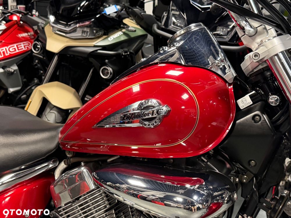 Suzuki Intruder - 17