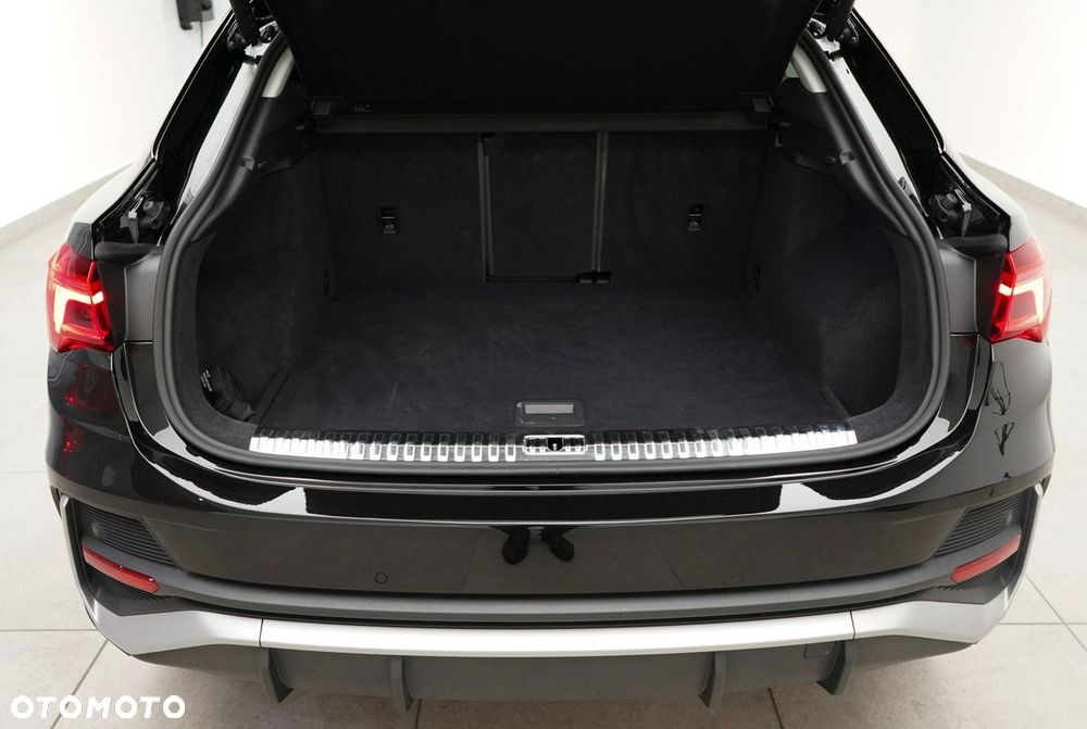 Audi Q3 Sportback - 13