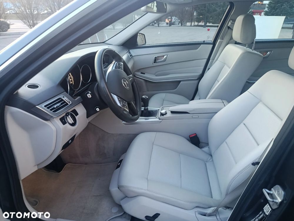 Mercedes-Benz Klasa E 220 CDI BlueEff - 18