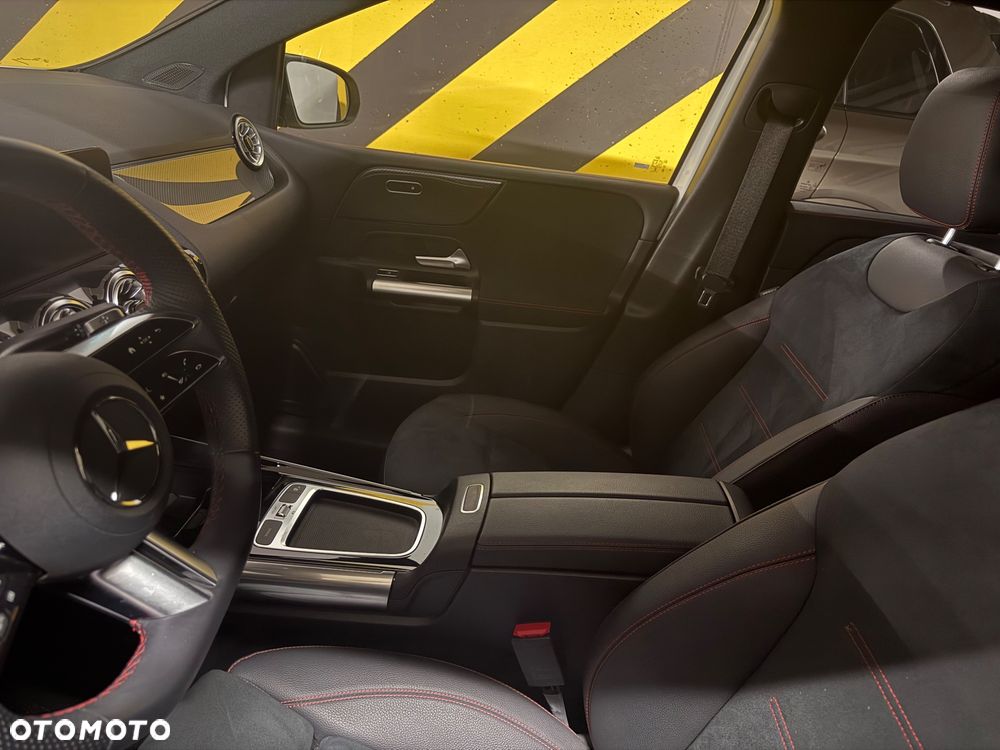 Mercedes-Benz Klasa B 200 d AMG Line 8G-DCT - 4